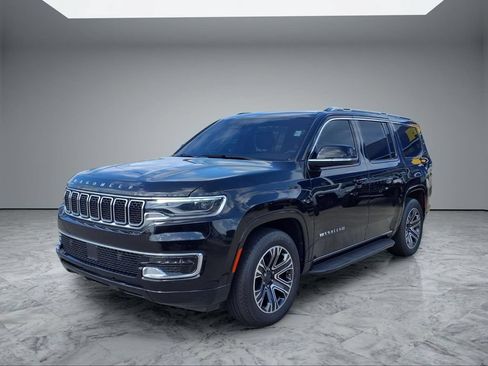 Used 2023 Jeep Wagoneer 4WD w/ Premium Group I image 3