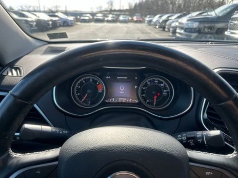 Used 2020 Jeep Cherokee Limited image 22