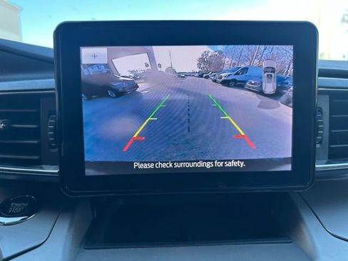 Used 2022 Ford Explorer XLT w/ Equipment Group 202A image 15