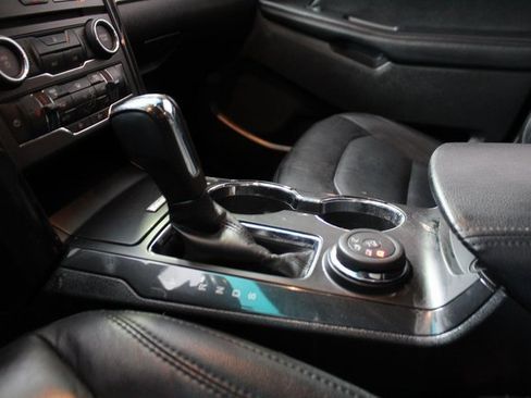 Used 2016 Ford Explorer XLT w/ Equipment Group 202A image 14