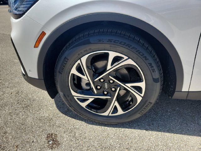 Certified 2024 Lincoln Nautilus Premier w/ Jet Appearance Package AWD/4WD image 11