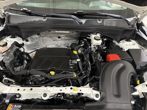 Used 2023 Chevrolet TrailBlazer LT FWD image 24