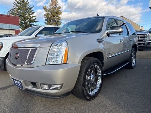 Used 2007 Cadillac Escalade AWD w/ Information Package image 1