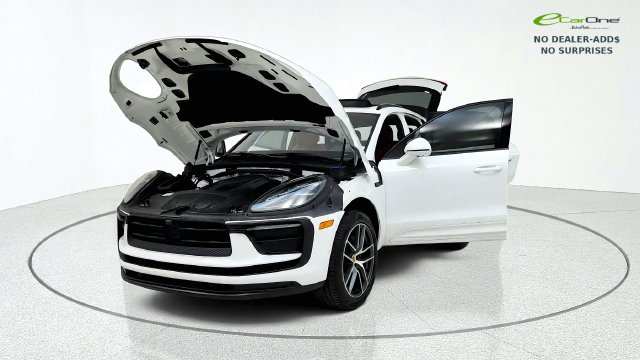 Used 2024 Porsche Macan w/ Premium Plus Package AWD/4WD image 14