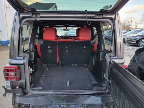 Used 2018 Jeep Wrangler Unlimited Rubicon w/ Dual Top Group AWD/4WD image 16