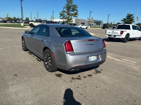 Used 2017 Chrysler 300 S AWD/4WD image 4