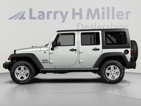 Used 2018 Jeep Wrangler Unlimited Sport S AWD/4WD image 3