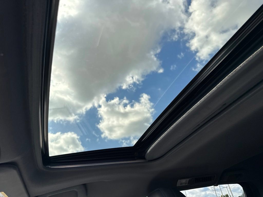 Certified 2023 Toyota Sienna XSE FWD image 19