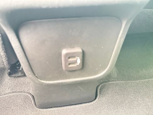 Used 2023 Chevrolet Equinox RS AWD/4WD image 35