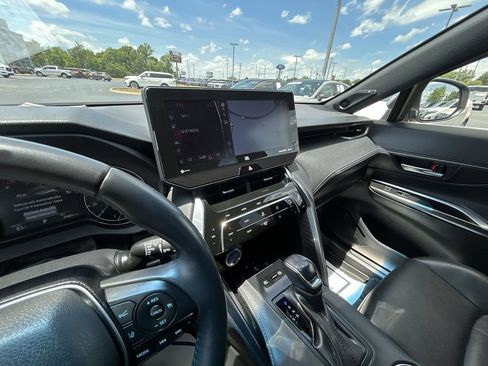 Used 2021 Toyota Venza Limited w/ Advanced Technology Package AWD/4WD image 12