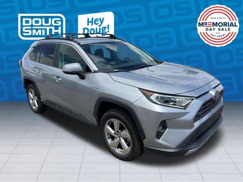 Used 2020 Toyota RAV4 Limited AWD/4WD image 7