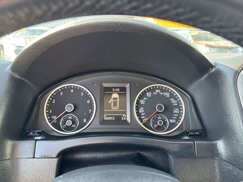Used 2017 Volkswagen Tiguan S image 16