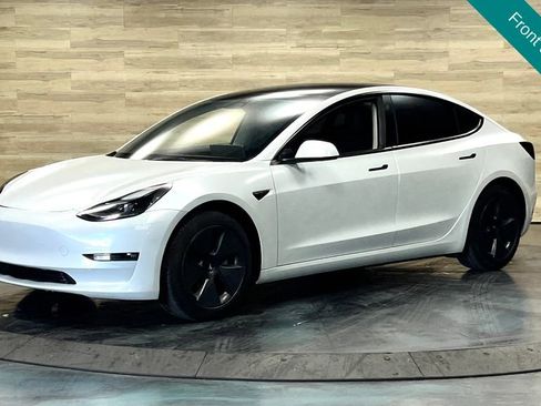 Used 2023 Tesla Model 3 Standard Range RWD image 3