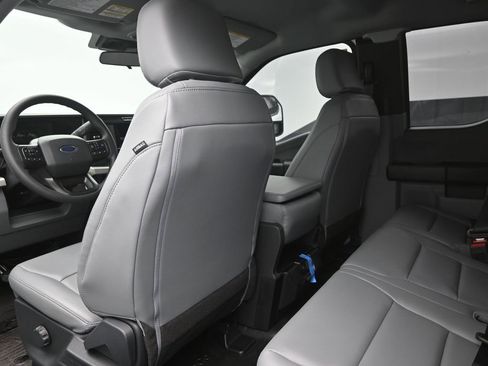 New 2025 Ford F250 XLT w/ FX4 Off-Road Package image 7