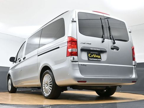 Used 2018 Mercedes-Benz Metris Passenger image 52