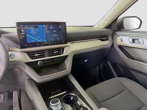 New 2025 Ford Explorer Active image 24