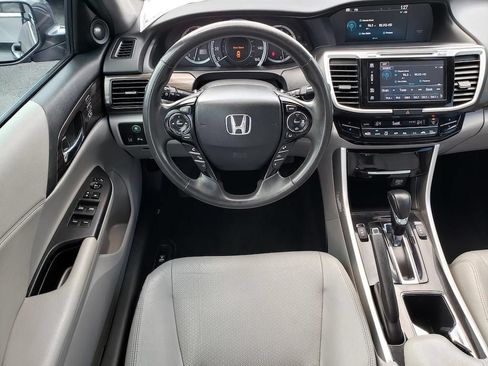 Used 2016 Honda Accord Touring image 11