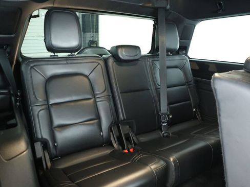 Used 2021 Lincoln Navigator Reserve w/ Luxury Package image 23