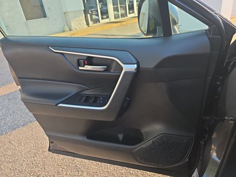 Used 2024 Toyota RAV4 XLE FWD image 26