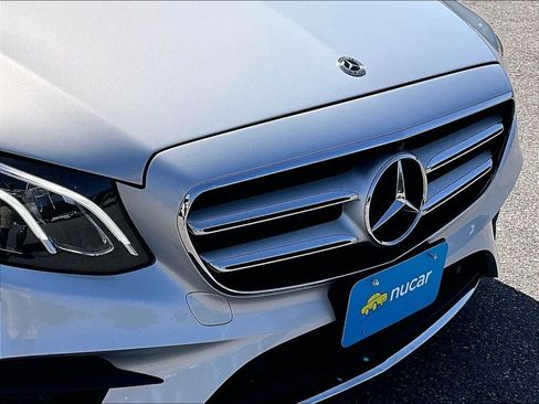 Used 2019 Mercedes-Benz E 300 4MATIC image 32