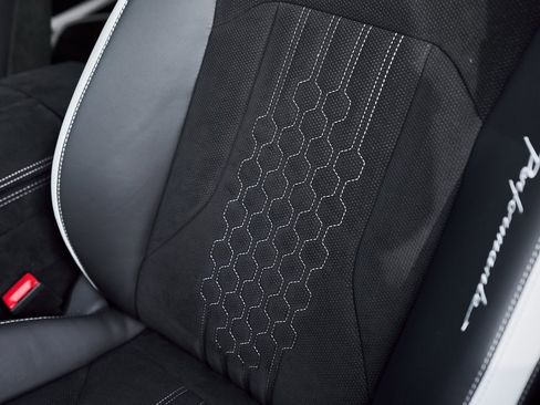 Used 2024 Lamborghini Urus Performante image 51