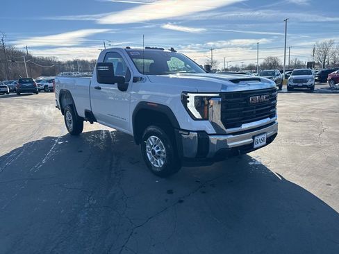 New 2026 GMC Sierra 2500 Pro w/ Convenience Package image 4