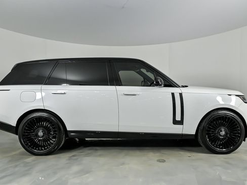 Used 2024 Land Rover Range Rover Long Wheelbase Autobiography image 14