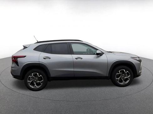 Used 2025 Chevrolet Trax LT image 16