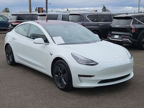 Used 2018 Tesla Model 3 Long Range image 3