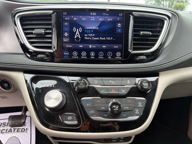 Used 2019 Chrysler Pacifica Limited FWD image 17