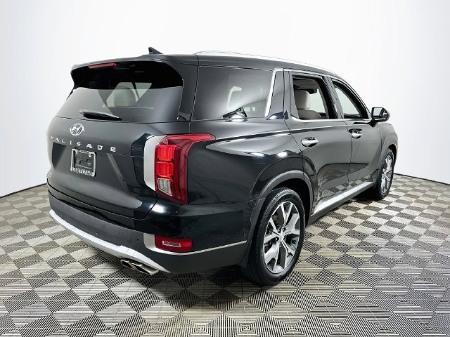Used 2022 Hyundai Palisade SEL w/ Premium Package FWD image 3