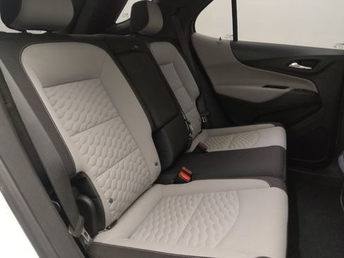 Used 2021 Chevrolet Equinox LS image 19