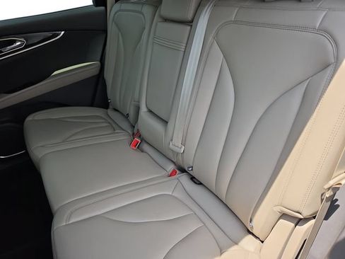 Used 2023 Lincoln Nautilus AWD w/ Premium Package image 15