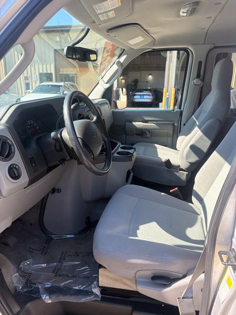 Used 2013 Ford E-350 and Econoline 350 XLT RWD image 8