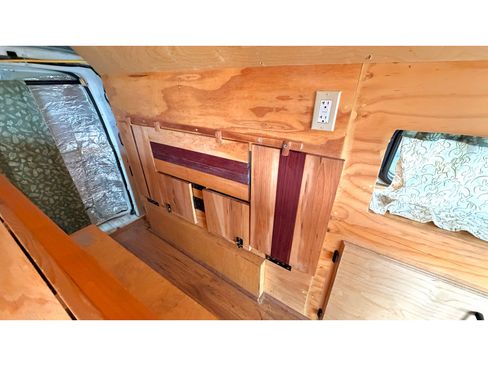 Used 2017 Chevrolet Express 2500 Extended RWD image 19