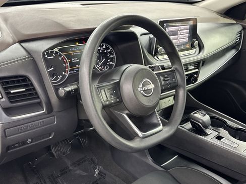 Used 2023 Nissan Rogue S image 7