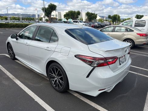 Certified 2022 Toyota Camry SE FWD image 5
