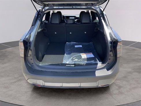 New 2025 Nissan Kicks SR image 38