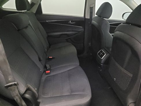 Used 2019 Kia Sorento AWD w/ LX Convenience Package image 19