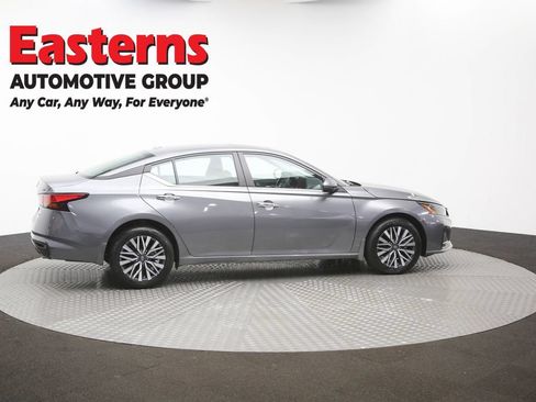 Used 2024 Nissan Altima 2.5 SV w/ SV Premium Package AWD/4WD image 40