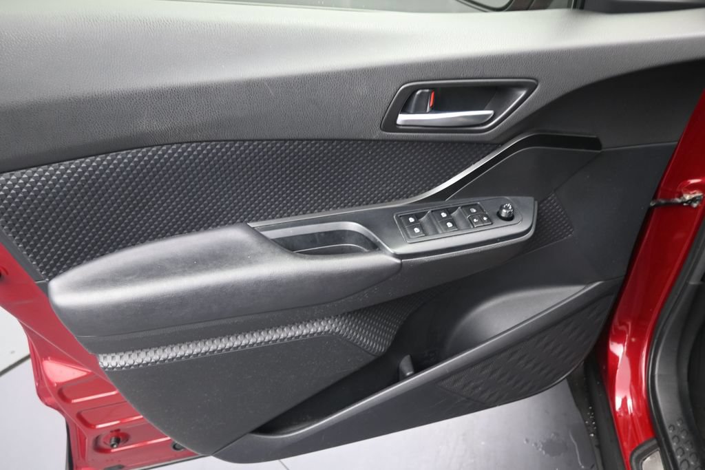 Used 2019 Toyota C-HR LE FWD image 11