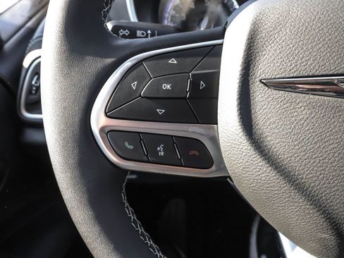 New 2026 Chrysler Pacifica Select image 23