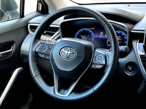 Used 2026 Toyota Corolla Cross XLE FWD image 30