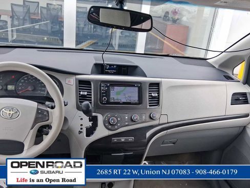 Used 2012 Toyota Sienna LE image 12