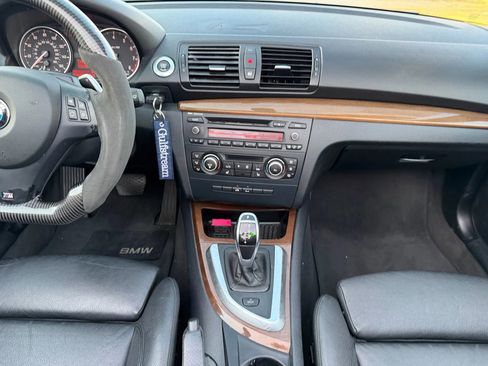 Used 2011 BMW 135i Convertible image 22