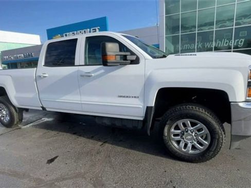 Used 2017 Chevrolet Silverado 3500 LT image 2