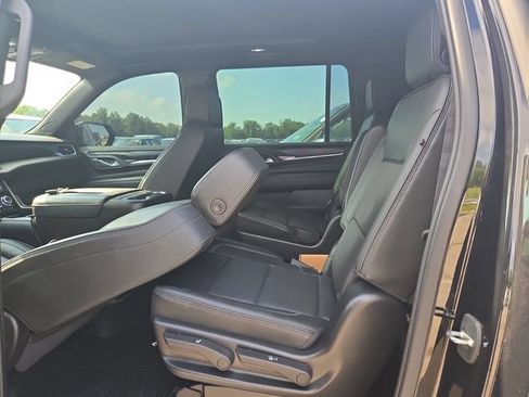 Used 2022 GMC Yukon XL Denali AWD/4WD image 8