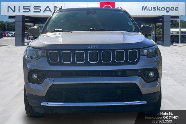 Used 2024 Jeep Compass Limited AWD/4WD image 2
