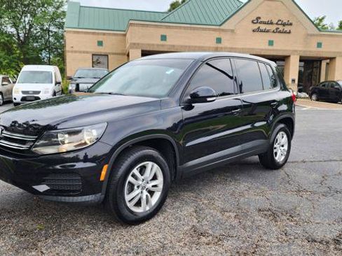 Used 2013 Volkswagen Tiguan S FWD image 7