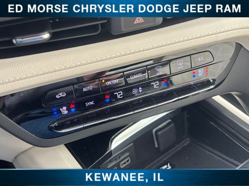Used 2023 Buick Envision Avenir AWD/4WD image 29